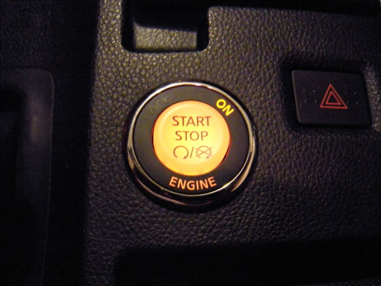 Start button glowing orange in ON mode in the 350Z dash