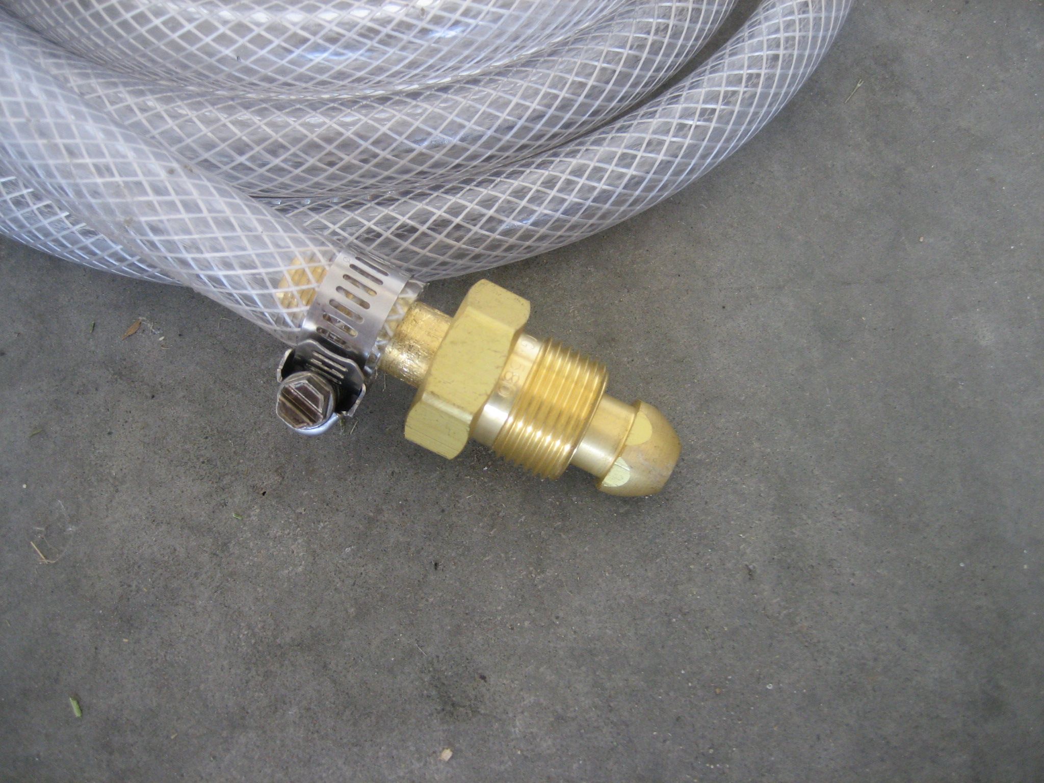 Helium hose nozzle